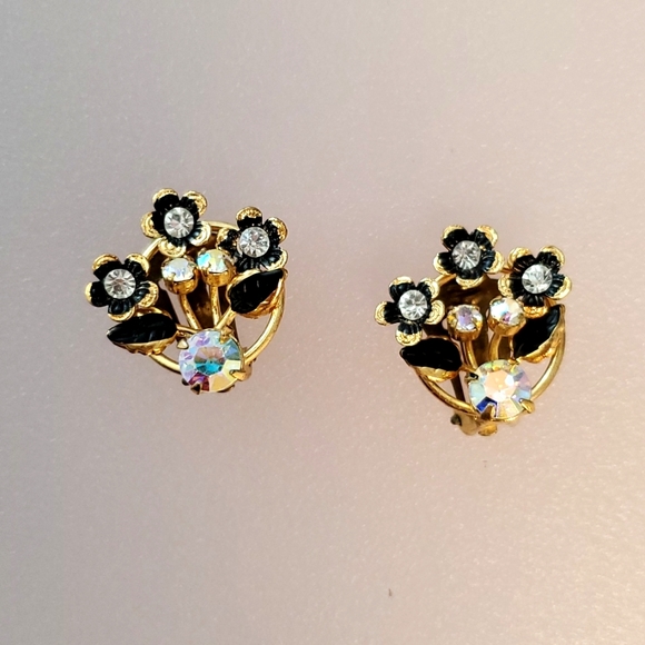 AUSTRIA  Vintage goldtone clip on earrings clear rhinestones floral  design - Picture 2 of 5